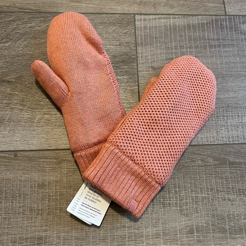 Lululemon Fleece-Lined Knit Mittens in Heathered Pink Savannah